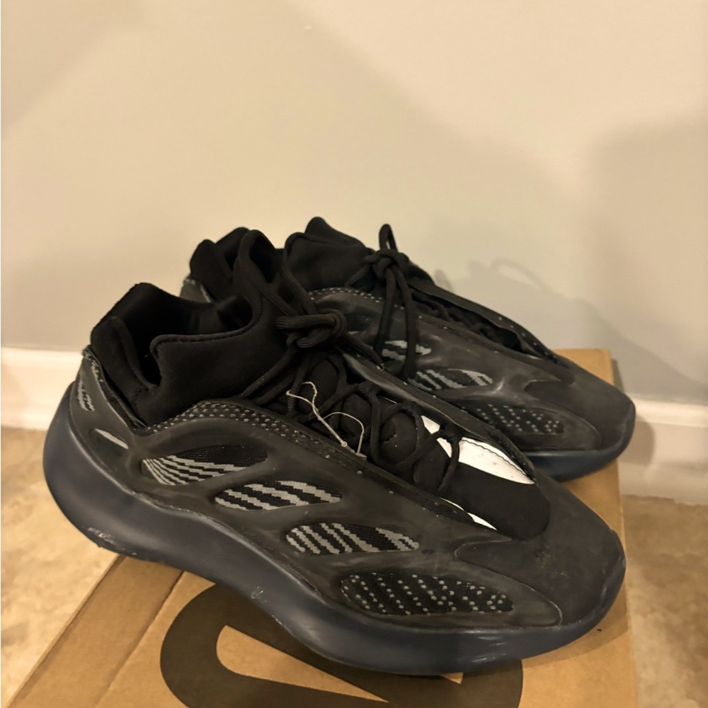 YEEZY 700 V3 GLOW IN THE DARK